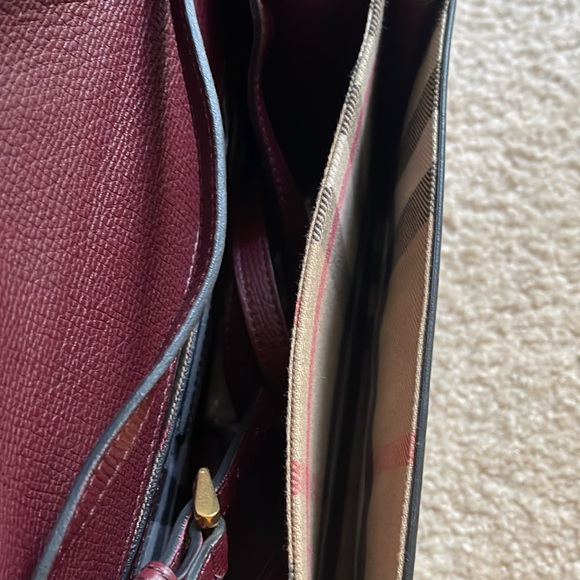 Burberry handbag - Picture 4 of 7